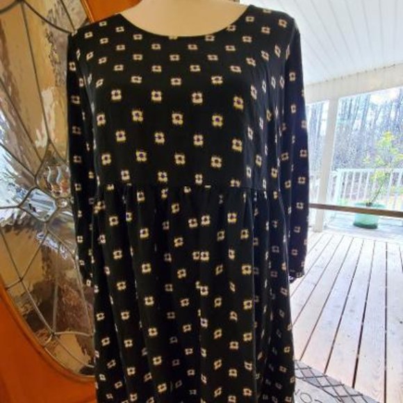 ❤️GAP Dress, Black with white and blue design, 3/4 sleeve. Size M - Picture 1 of 6